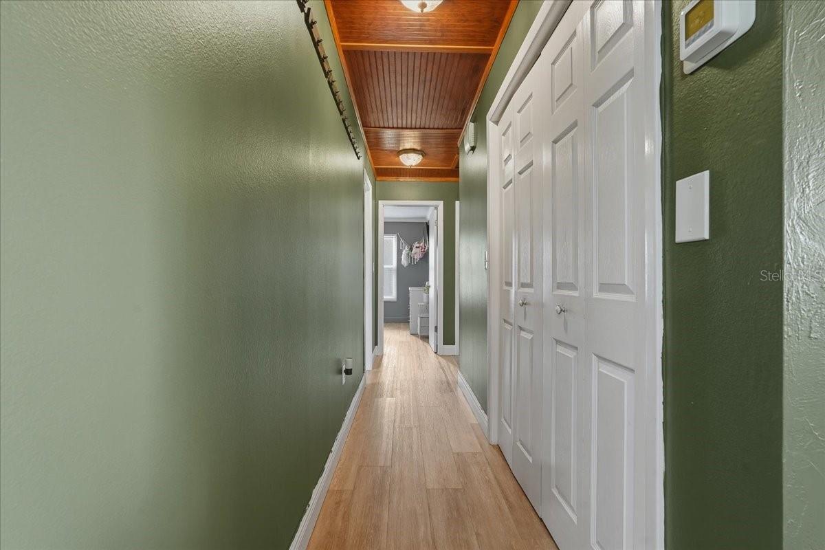 Image 30 of 67 For 1314 Oleander Drive