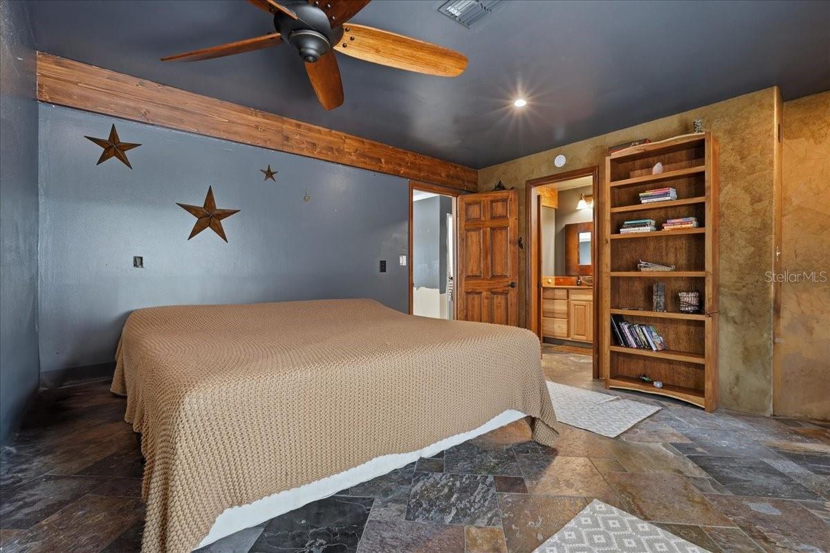 Image 50 of 67 For 1314 Oleander Drive