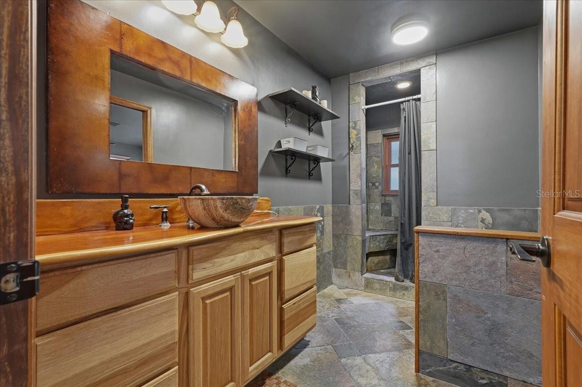 Image 51 of 67 For 1314 Oleander Drive