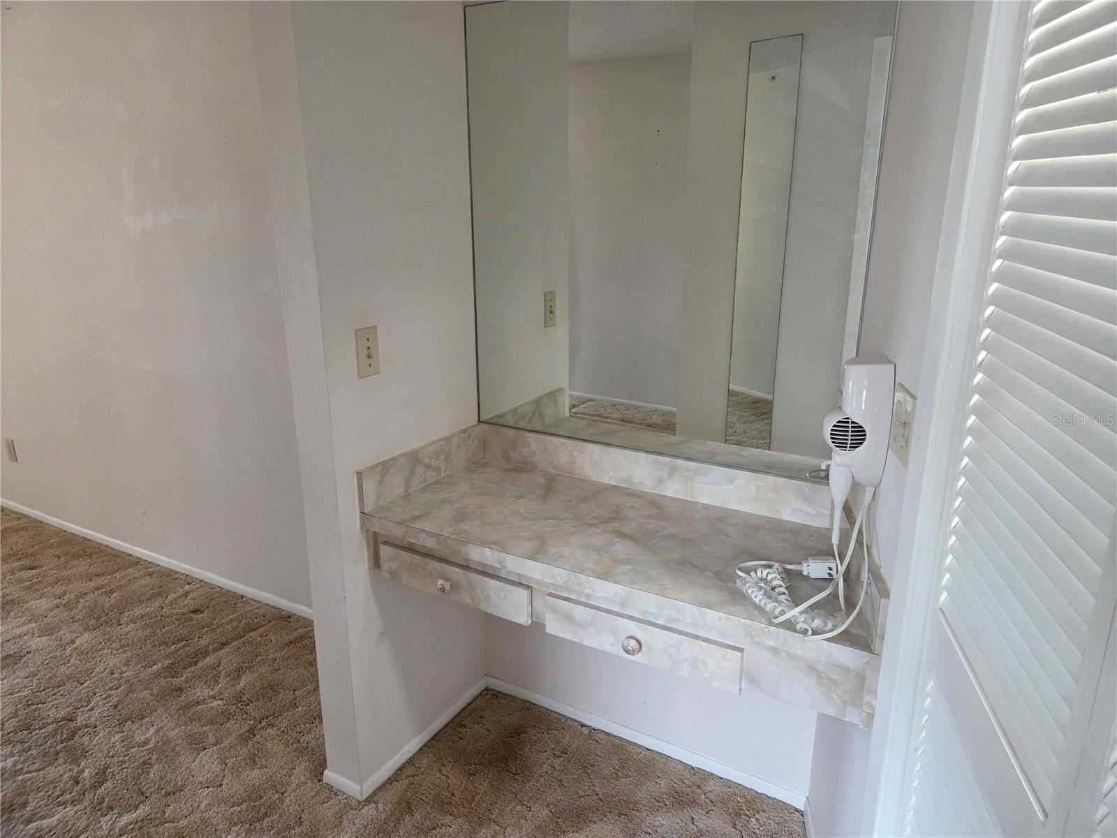 Listing photo id 12 for 2529 San Luis Road