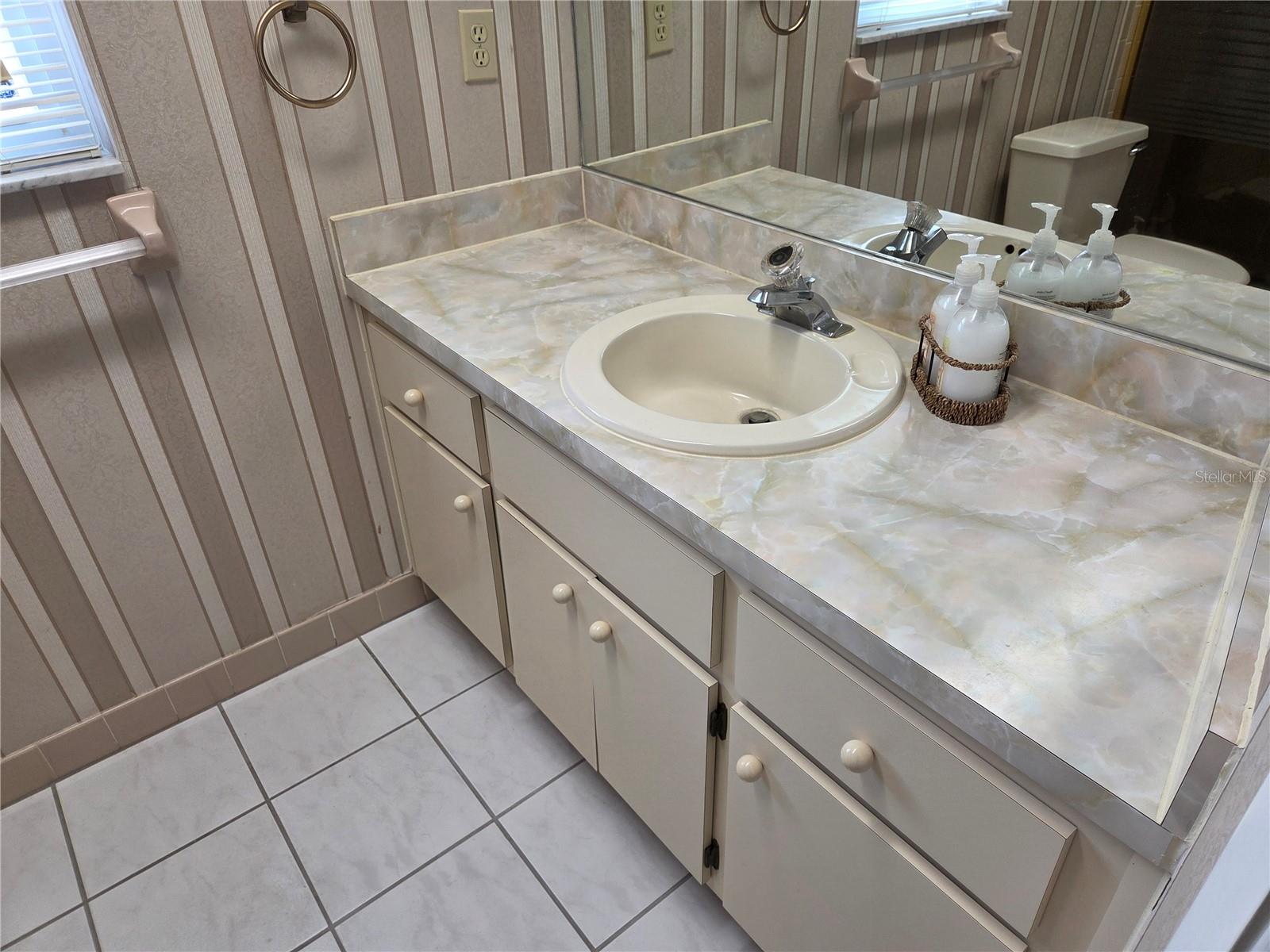 Listing photo id 14 for 2529 San Luis Road