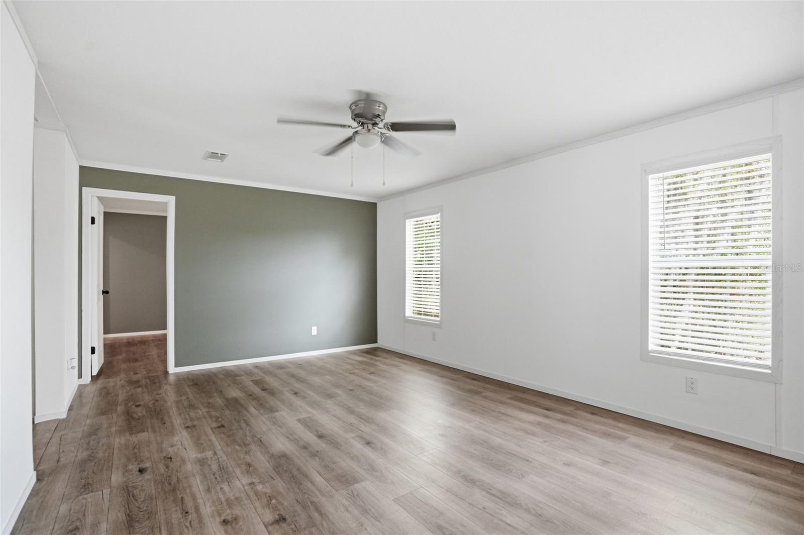 Image 12 of 72 For 9533 Round Lake Drive