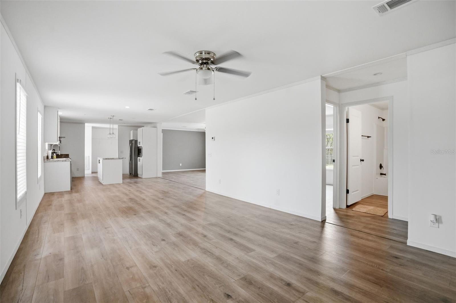 Image 17 of 72 For 9533 Round Lake Drive