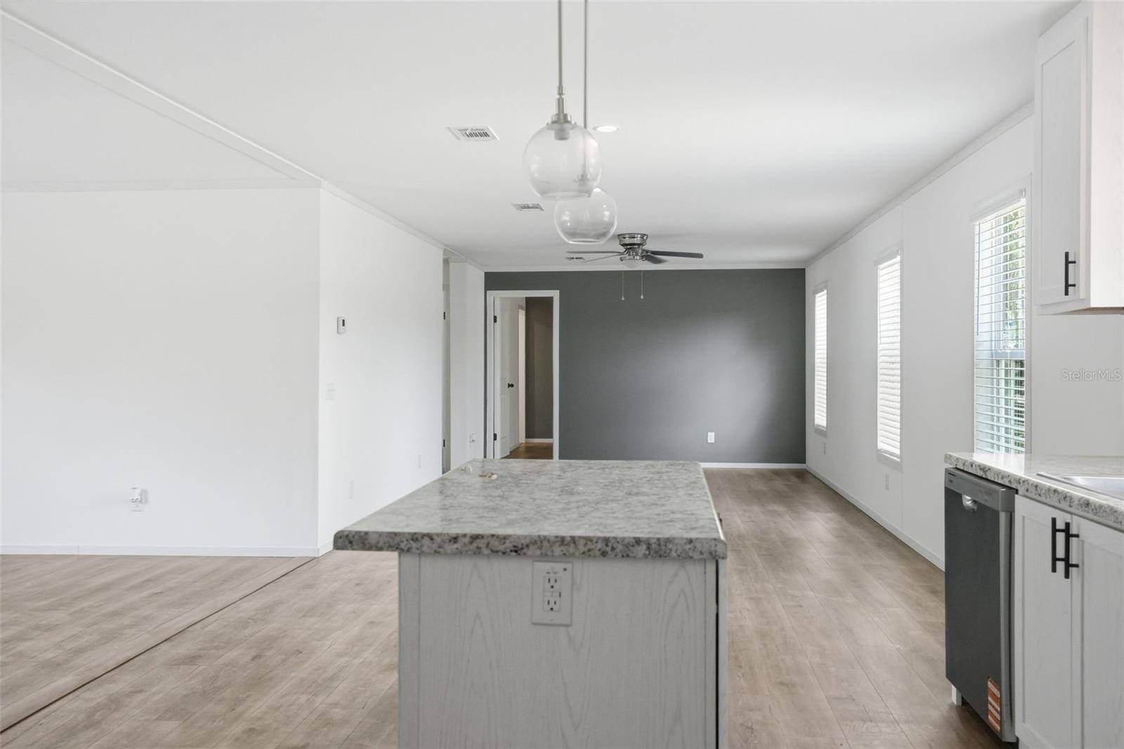 Image 23 of 72 For 9533 Round Lake Drive