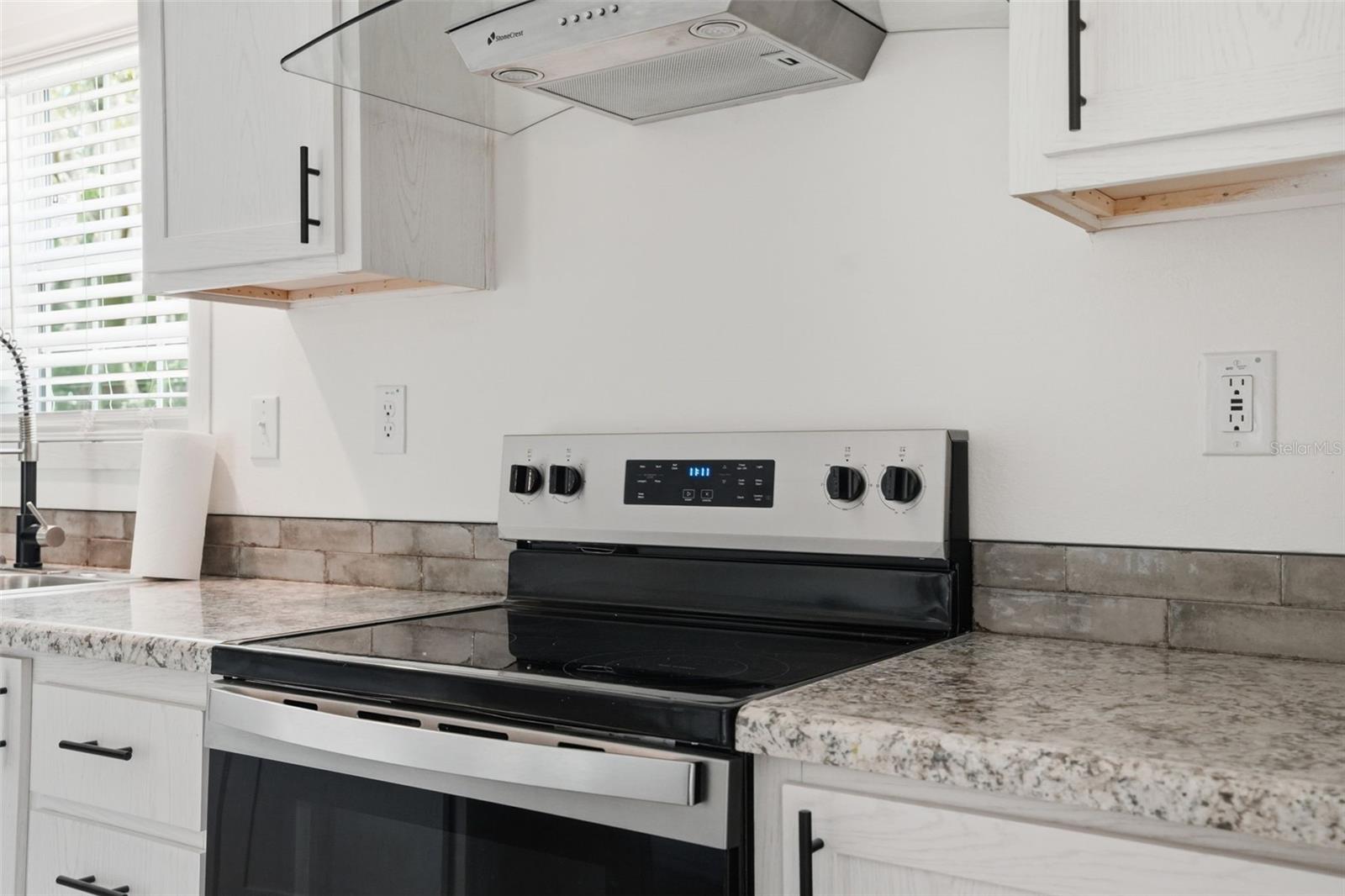 Image 24 of 72 For 9533 Round Lake Drive