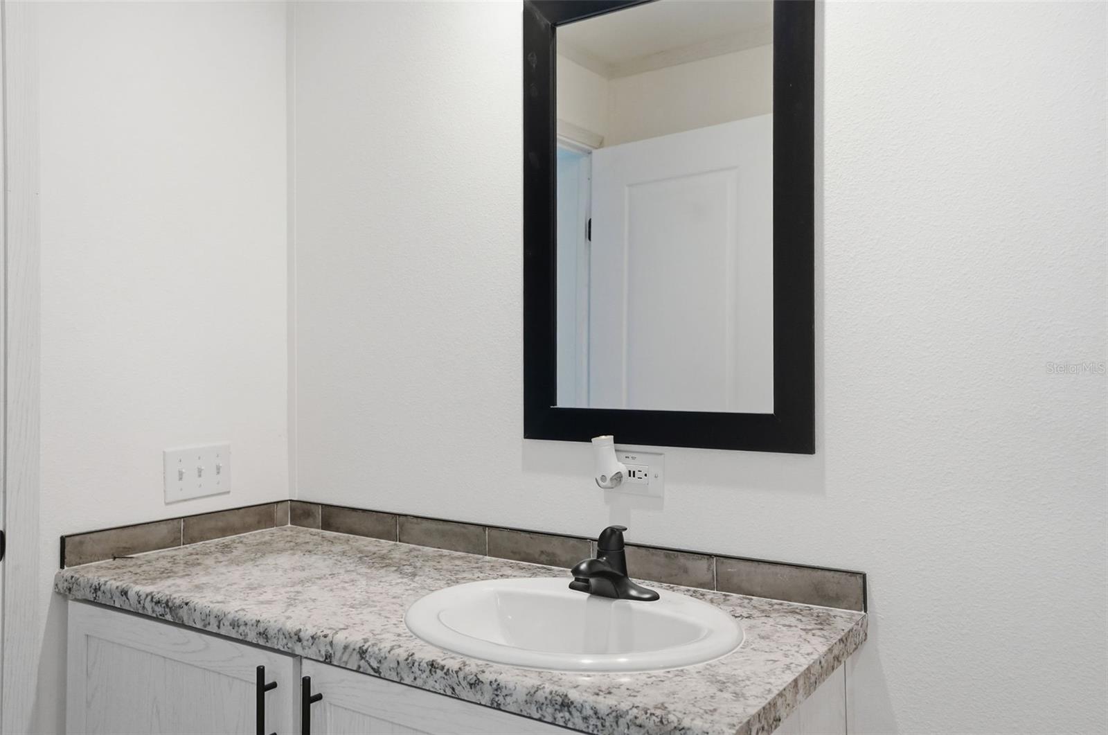 Image 39 of 72 For 9533 Round Lake Drive