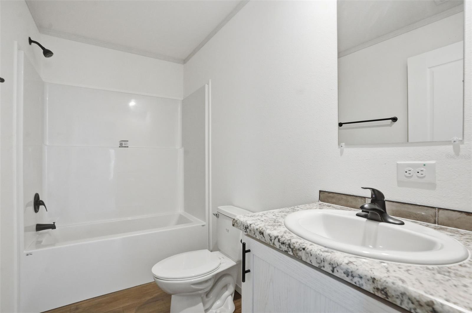 Image 40 of 72 For 9533 Round Lake Drive