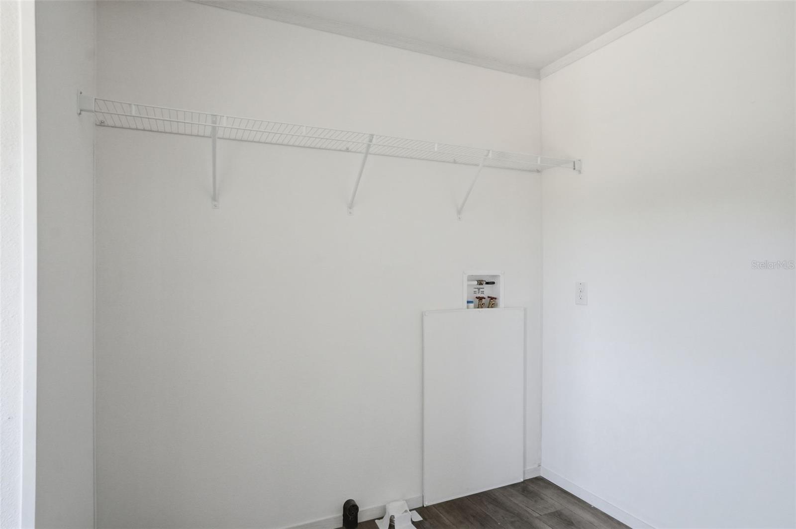 Image 42 of 72 For 9533 Round Lake Drive