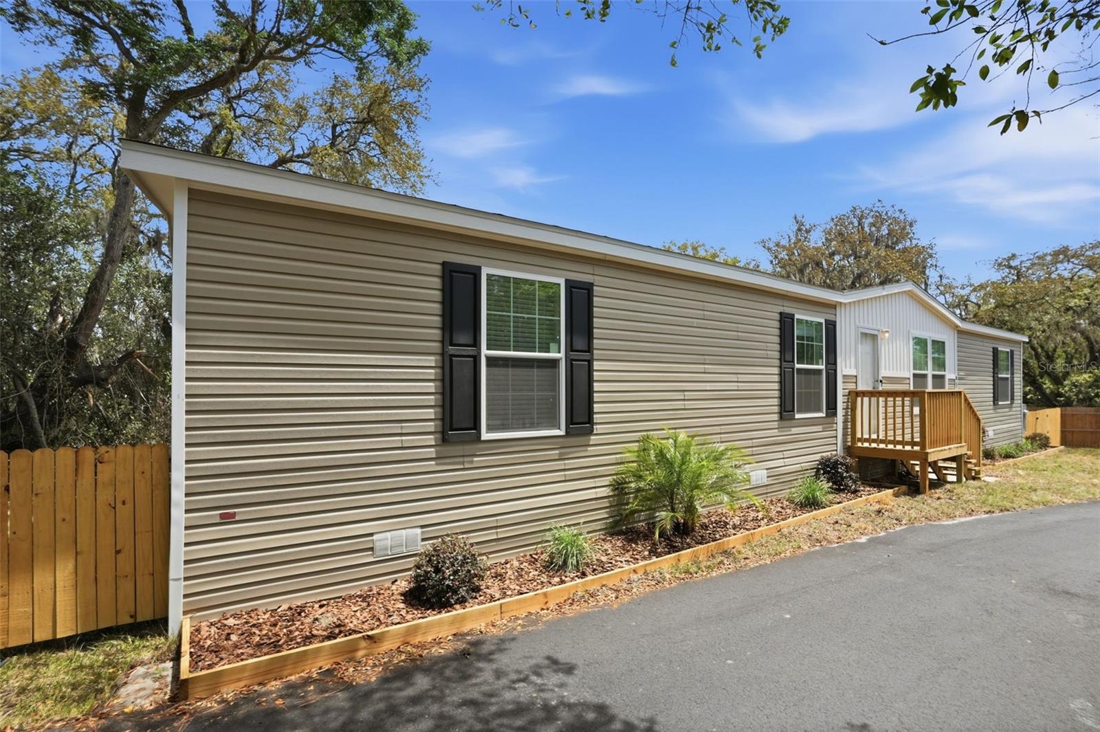 Image 45 of 72 For 9533 Round Lake Drive