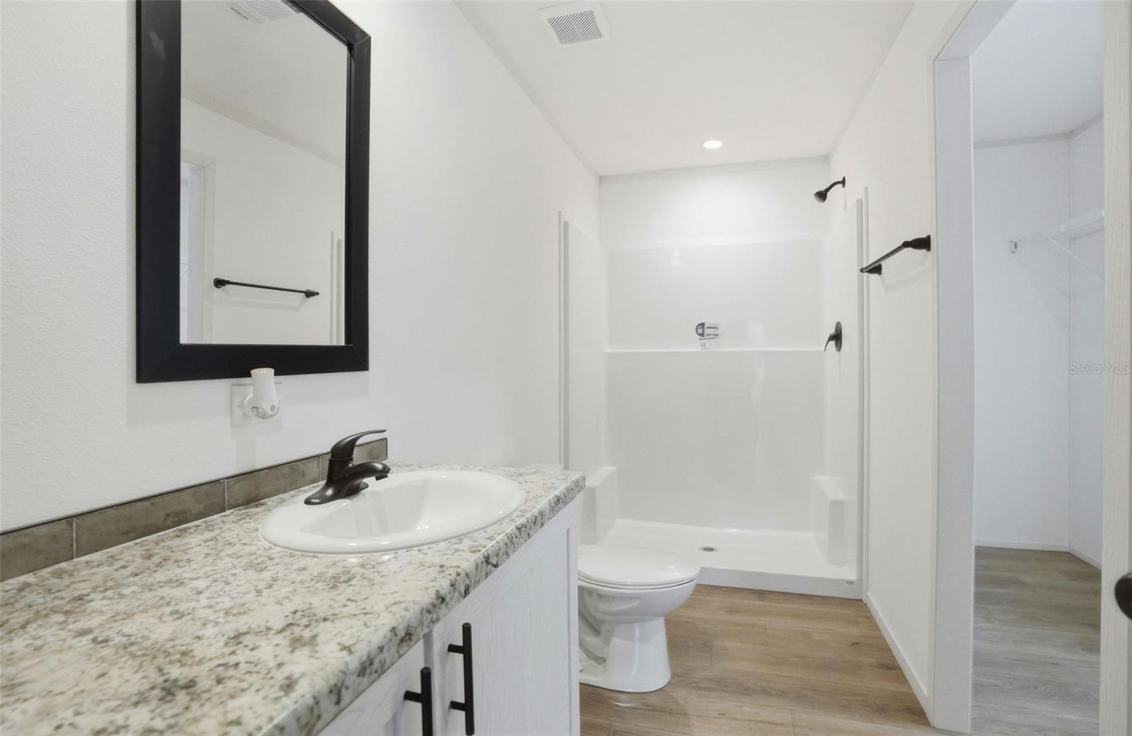 Image 9 of 72 For 9533 Round Lake Drive