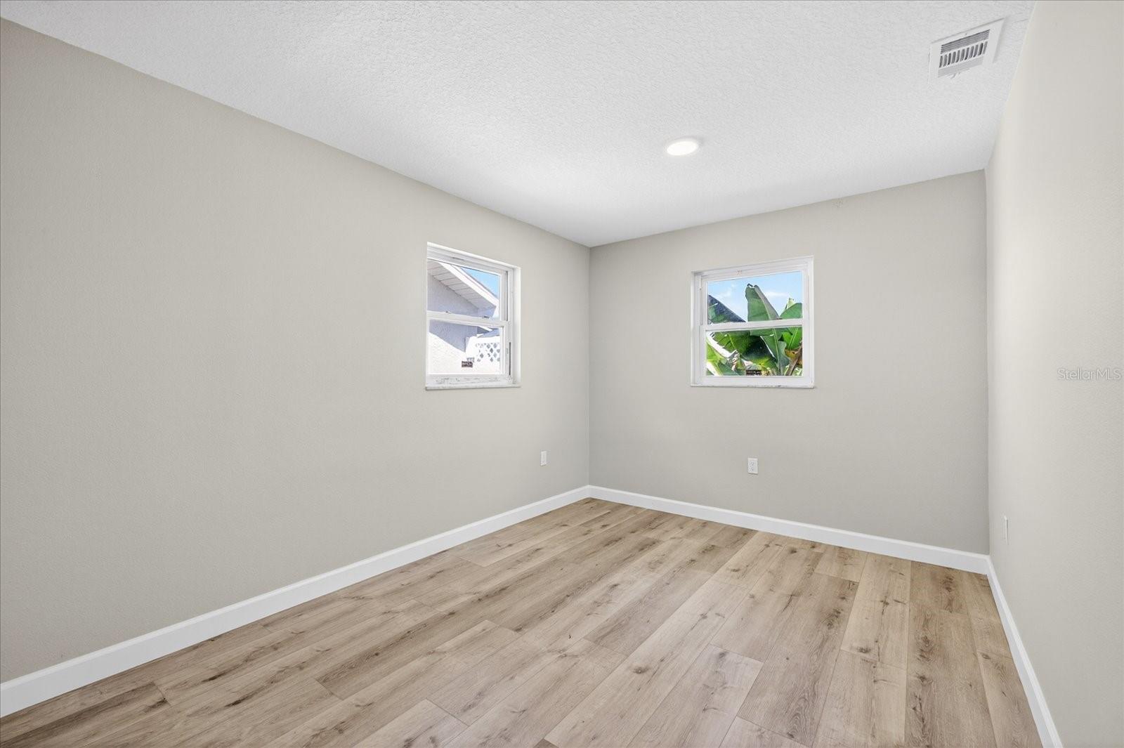 Image 16 of 53 For 4980 Galleon Court