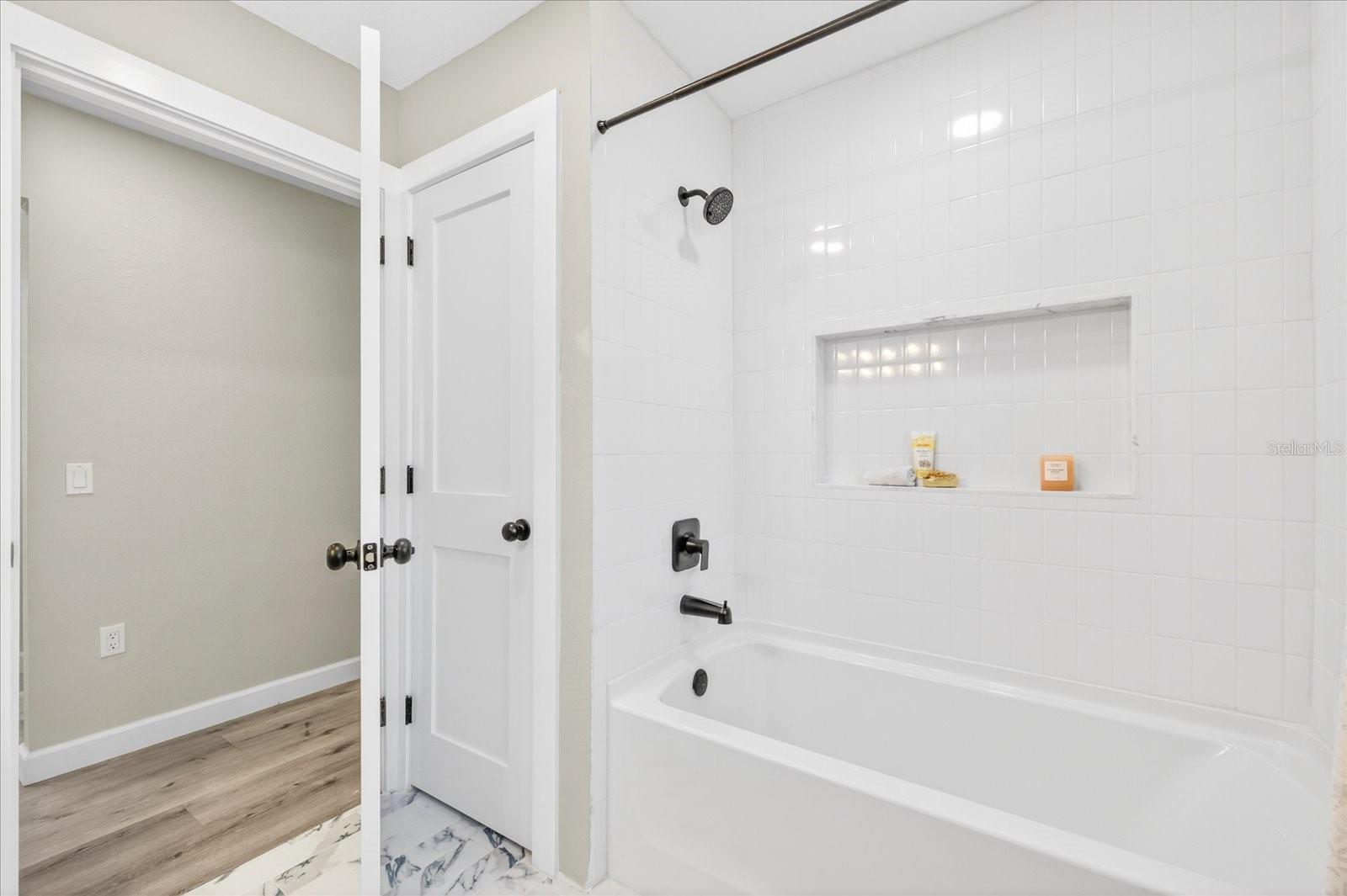 Image 20 of 53 For 4980 Galleon Court