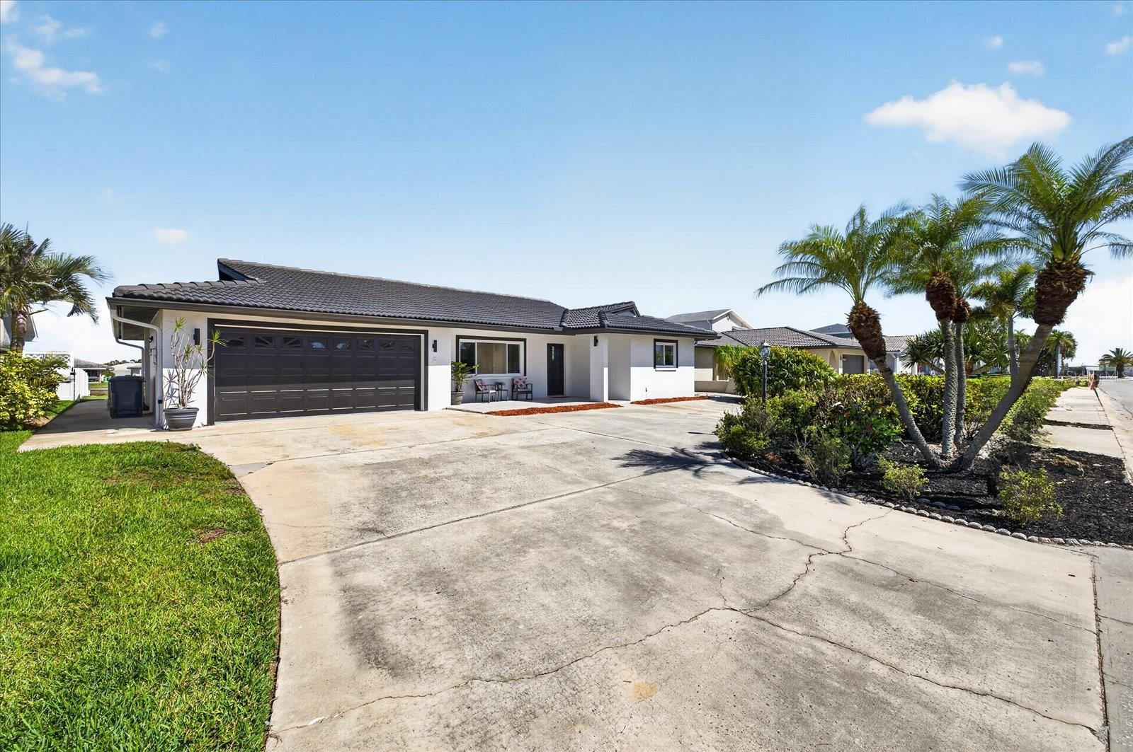 Image 42 of 53 For 4980 Galleon Court