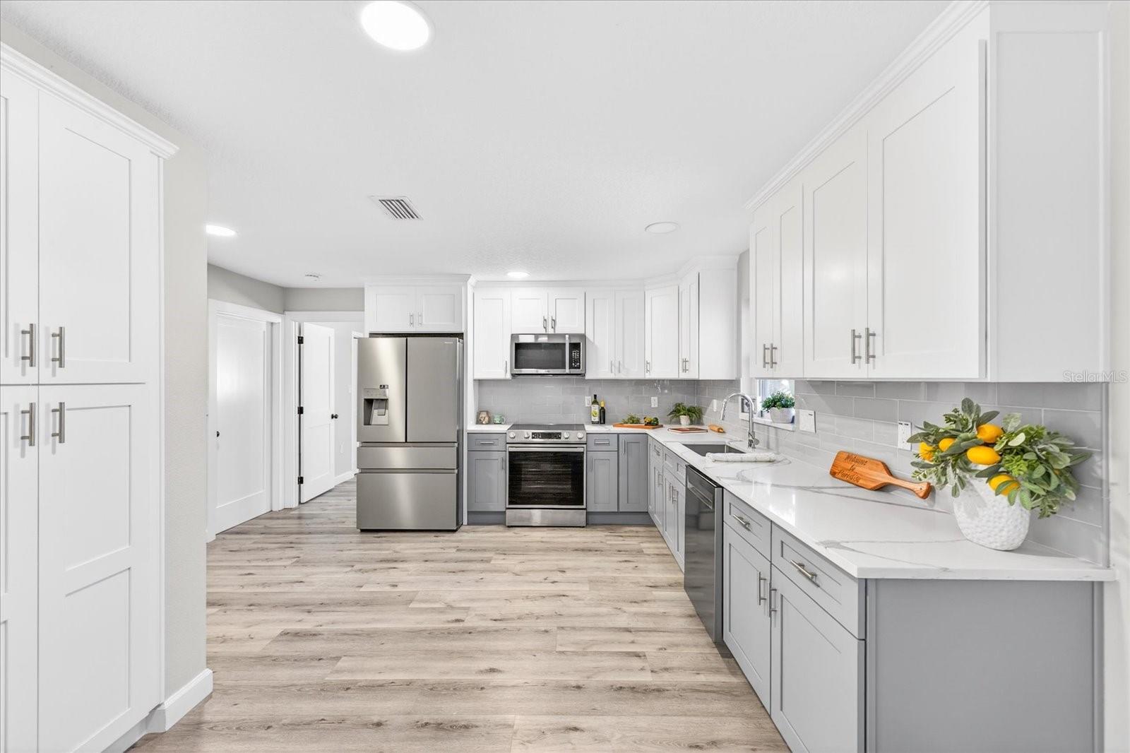 Image 5 of 53 For 4980 Galleon Court