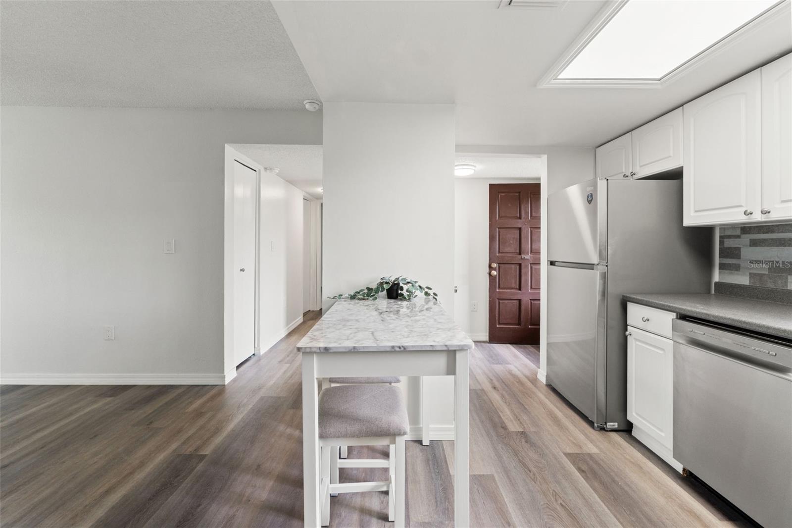 Image 14 of 33 For 7131 Dell Road 2