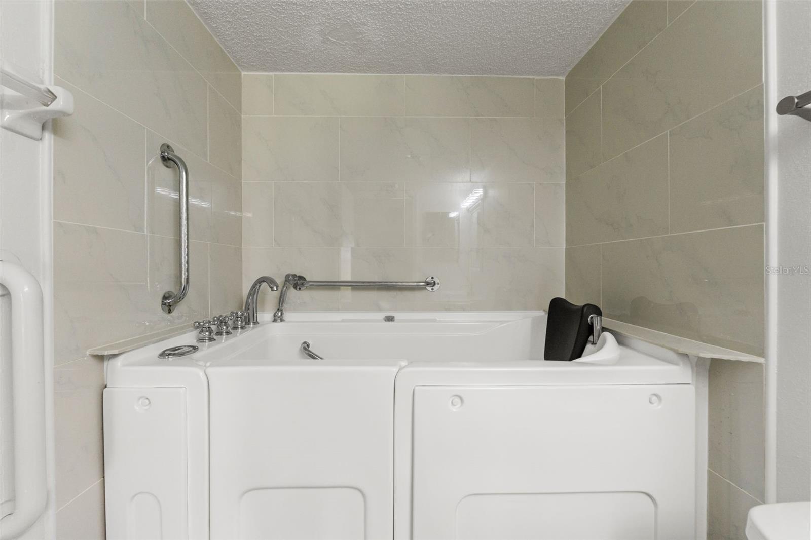 Image 20 of 33 For 7131 Dell Road 2