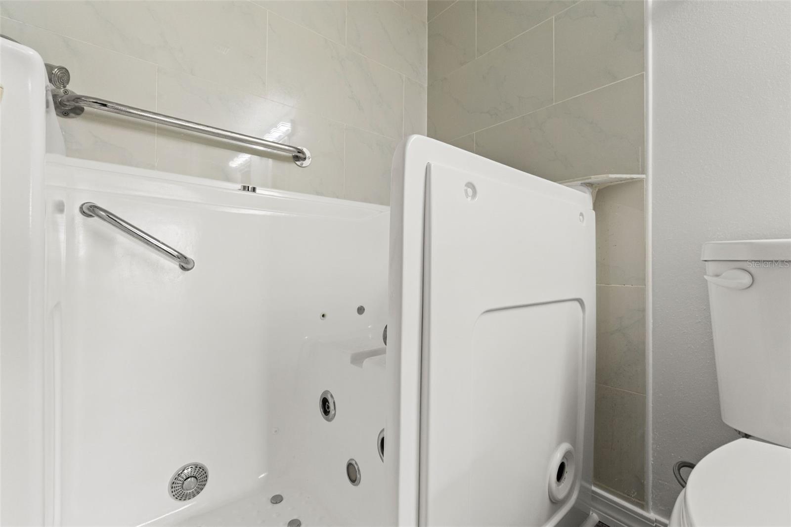 Image 21 of 33 For 7131 Dell Road 2