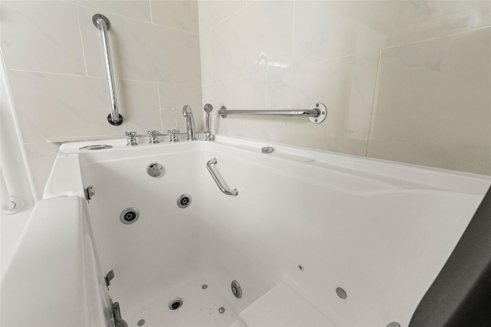 Image 22 of 33 For 7131 Dell Road 2