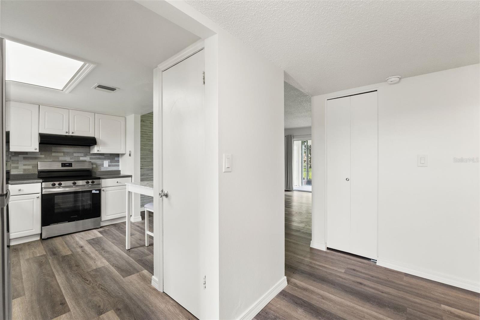 Image 5 of 33 For 7131 Dell Road 2