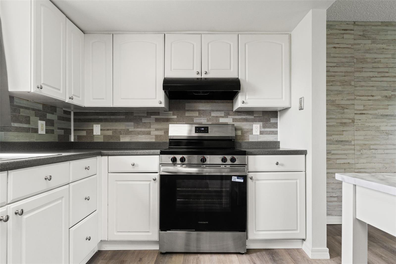 Image 6 of 33 For 7131 Dell Road 2