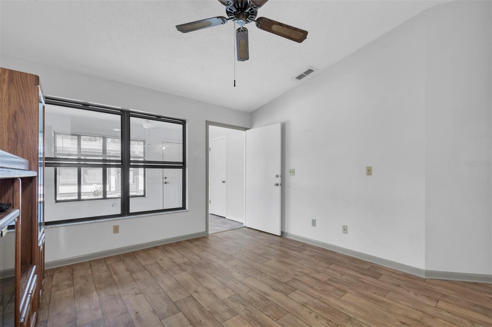 Image 12 of 34 For 37730 Alissa Drive