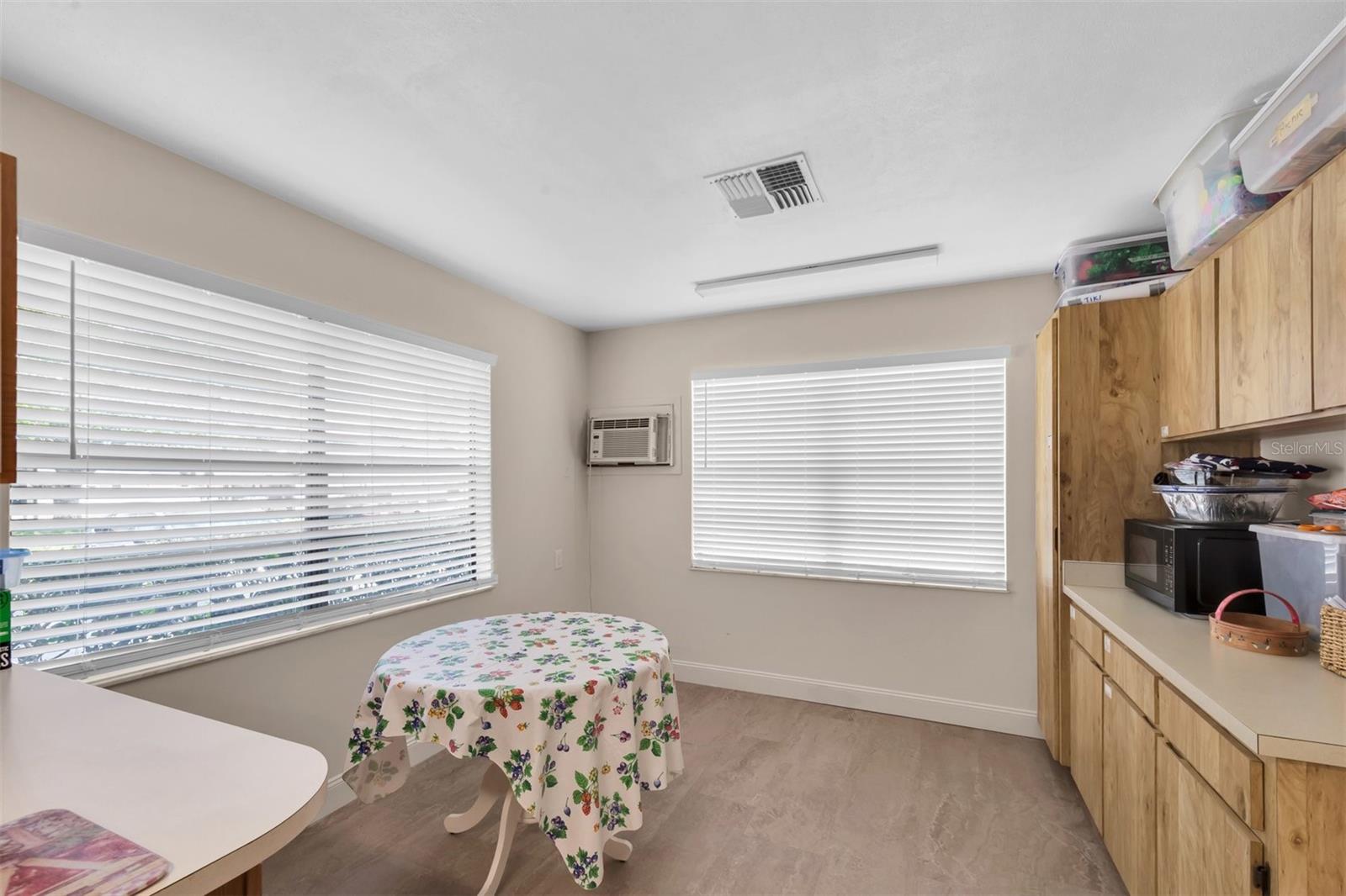 Image 32 of 34 For 37730 Alissa Drive