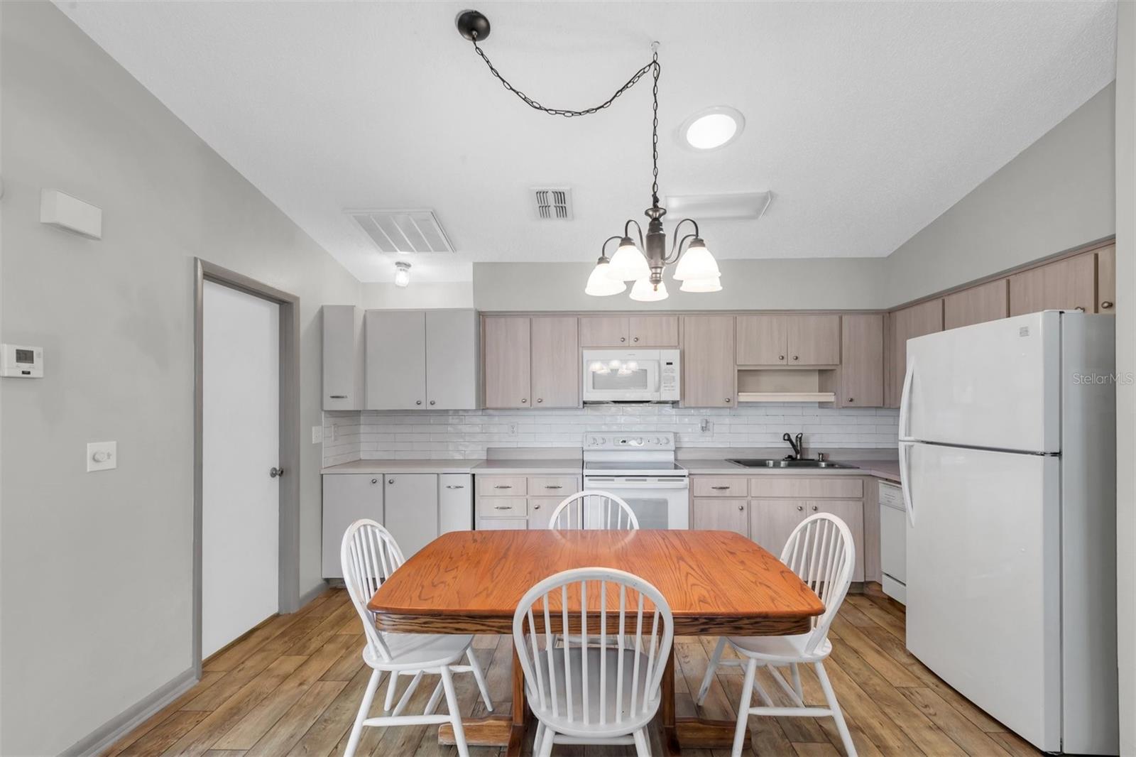 Image 6 of 34 For 37730 Alissa Drive