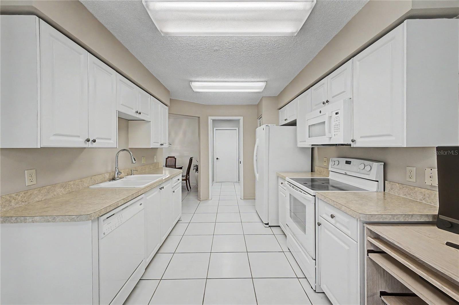 Image 17 of 48 For 3017 Whispering Pines Court