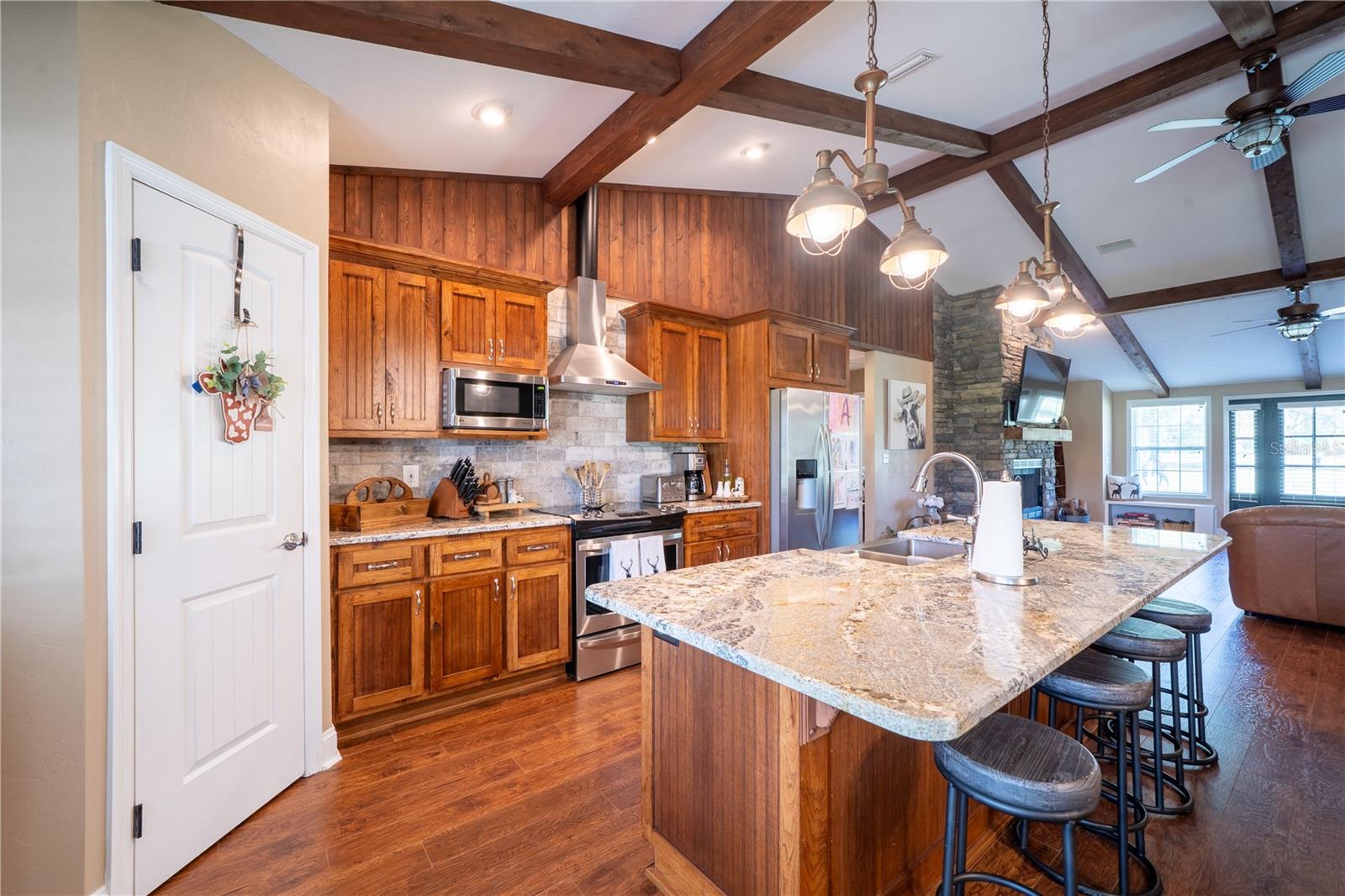 Listing photo id 12 for 4639 Wilson Springs Road
