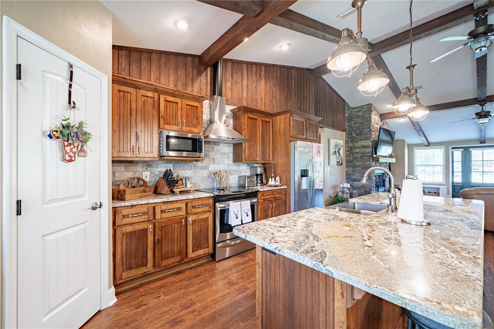 Listing photo id 13 for 4639 Wilson Springs Road