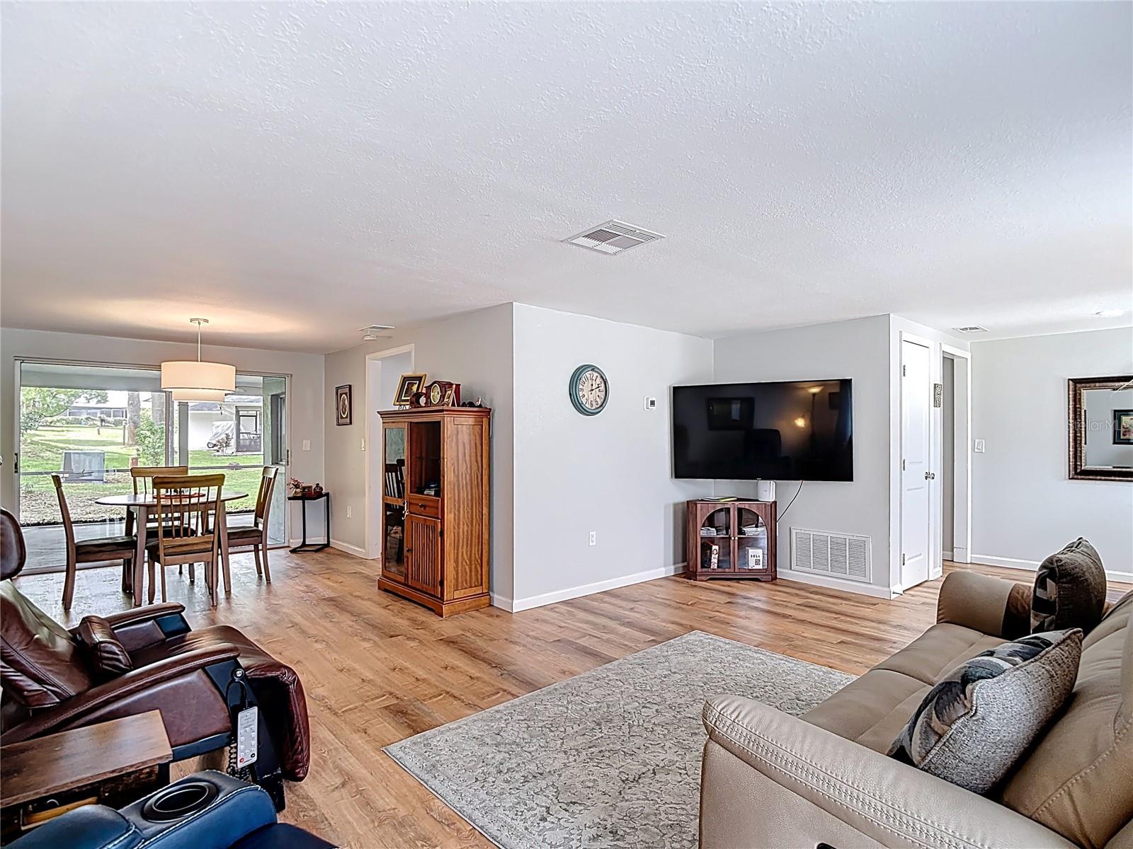 Image 11 of 54 For 12709 Castleberry Court