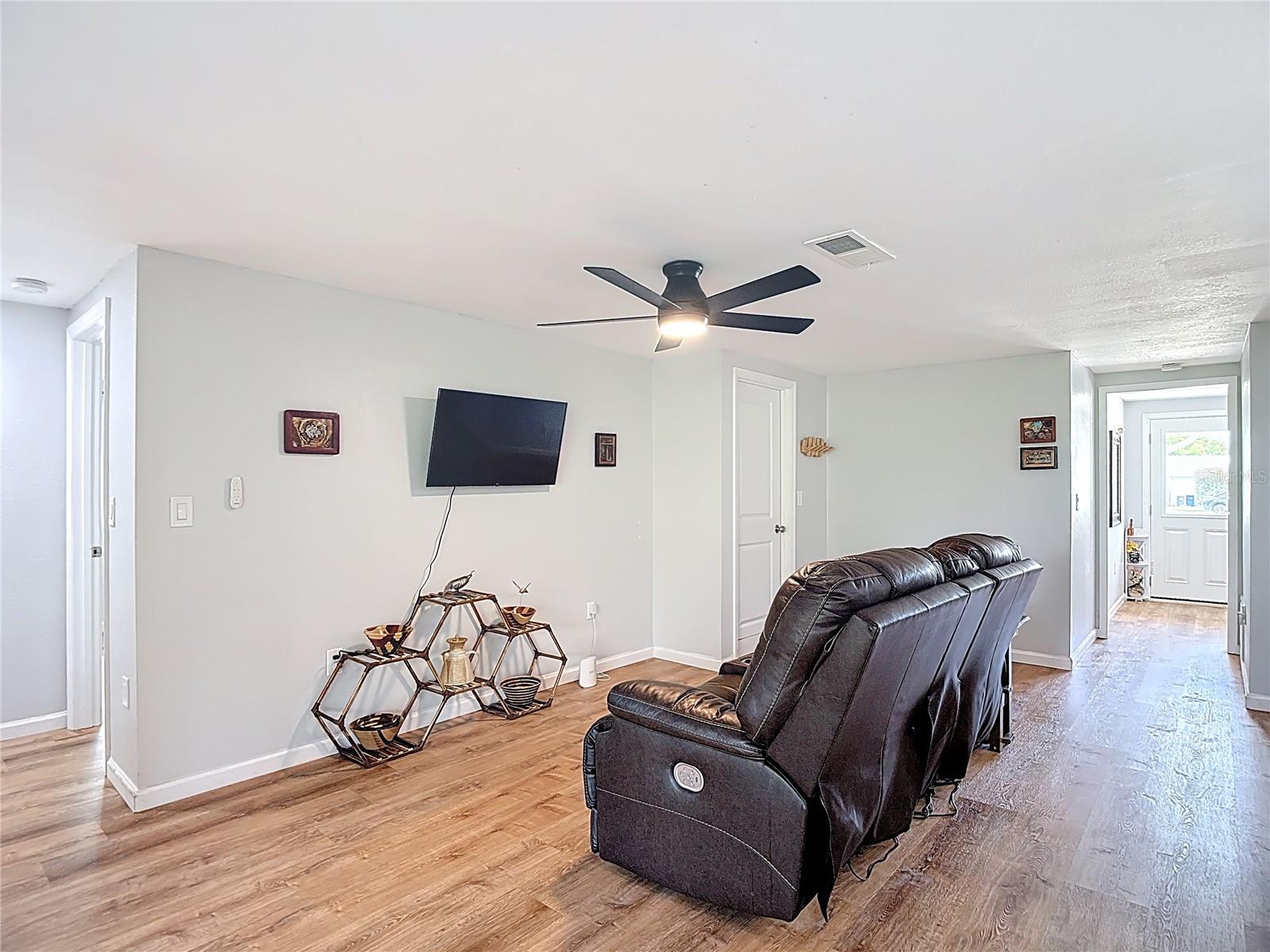 Image 24 of 54 For 12709 Castleberry Court