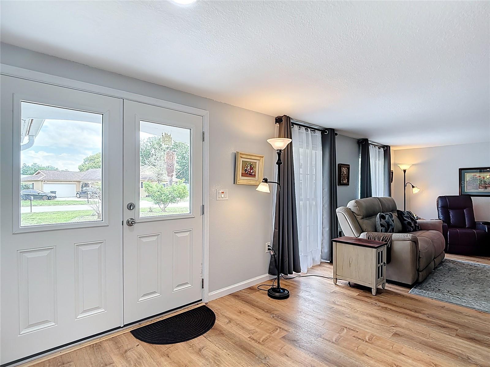 Image 8 of 54 For 12709 Castleberry Court