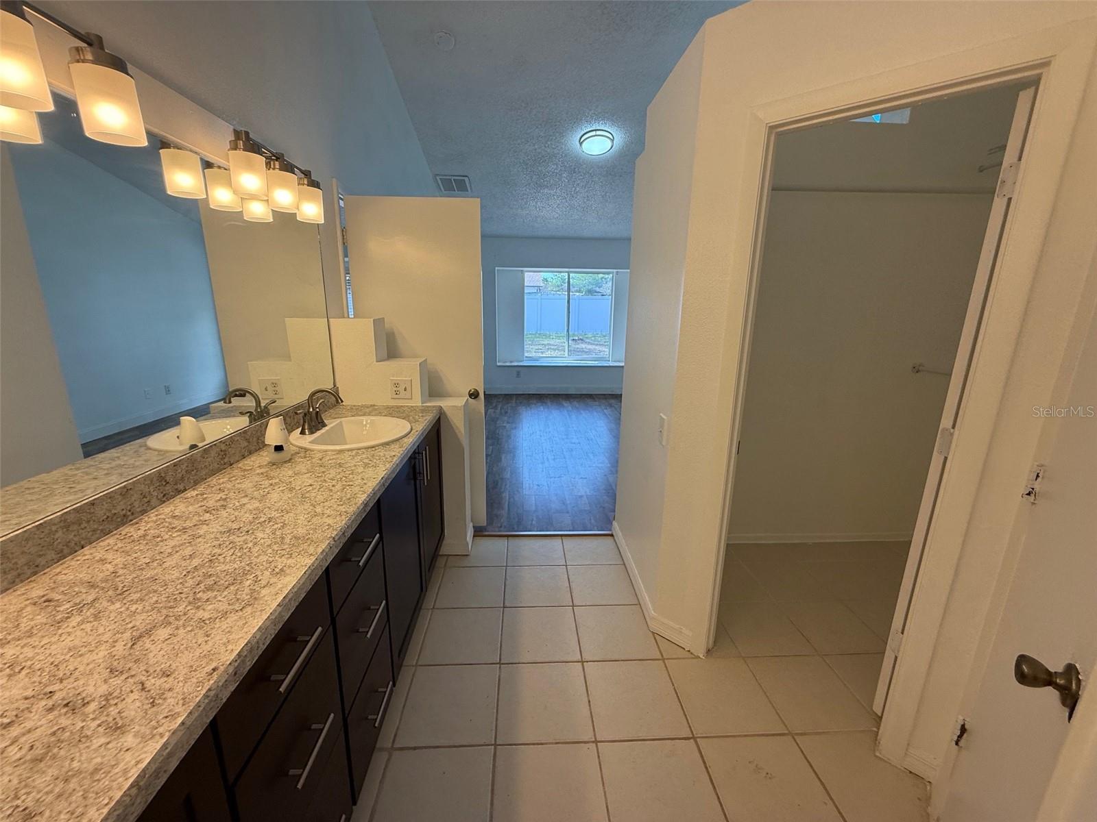 Image 15 of 20 For 13102 Linden Drive