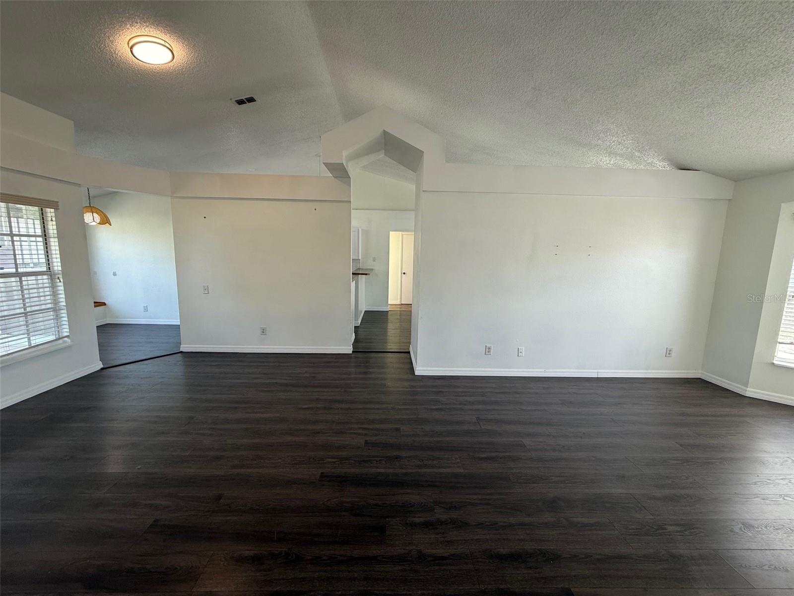 Image 4 of 20 For 13102 Linden Drive