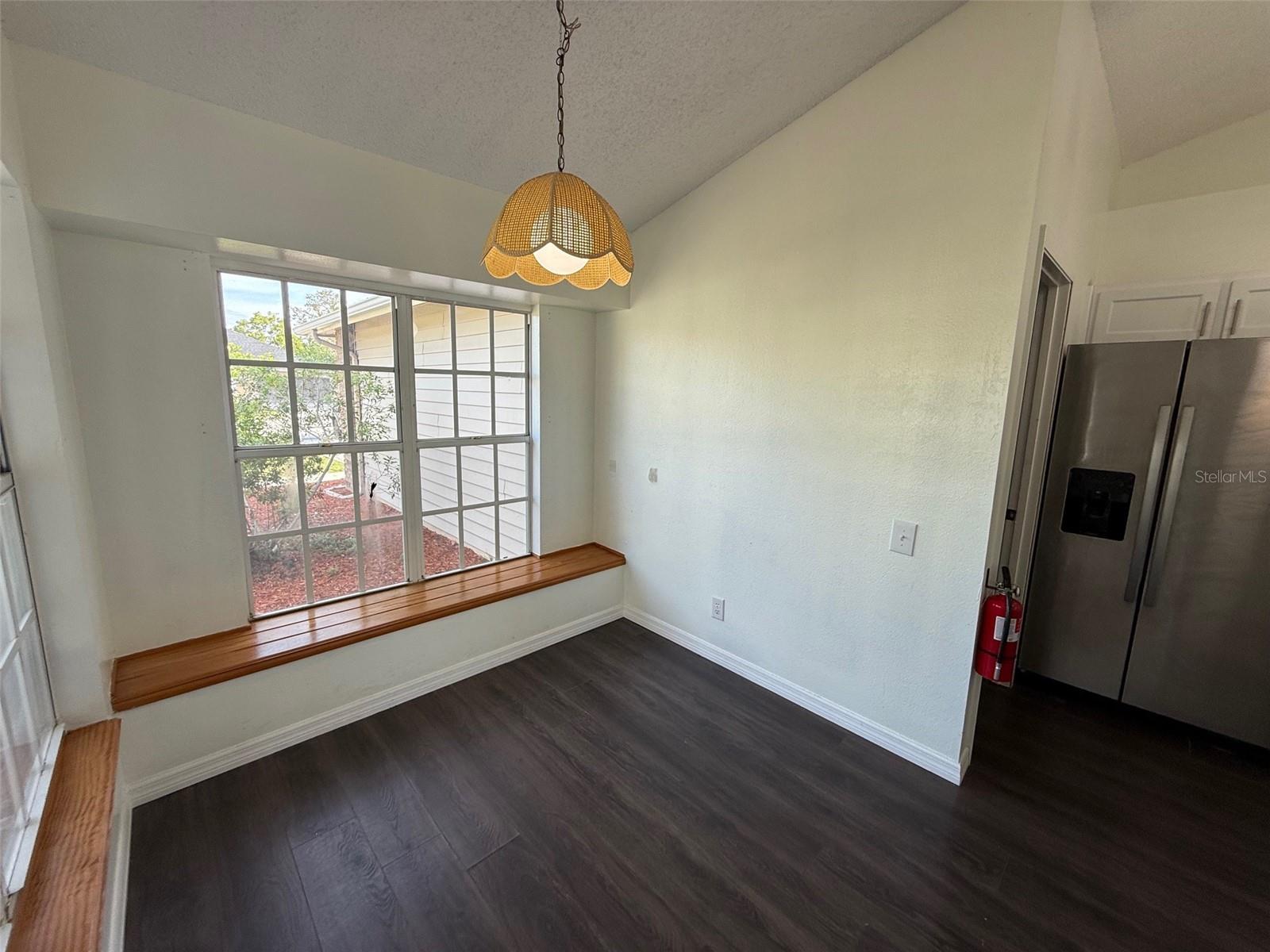 Image 8 of 20 For 13102 Linden Drive