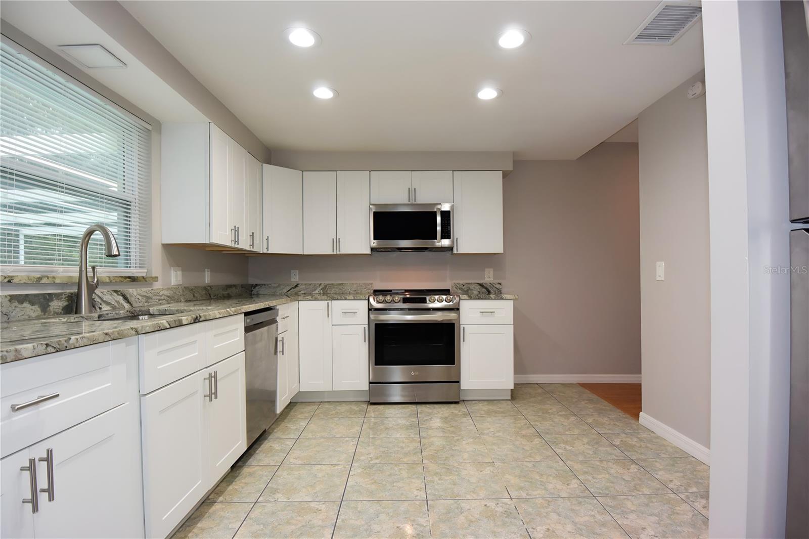 Image 14 of 42 For 5484 Alderwood Street