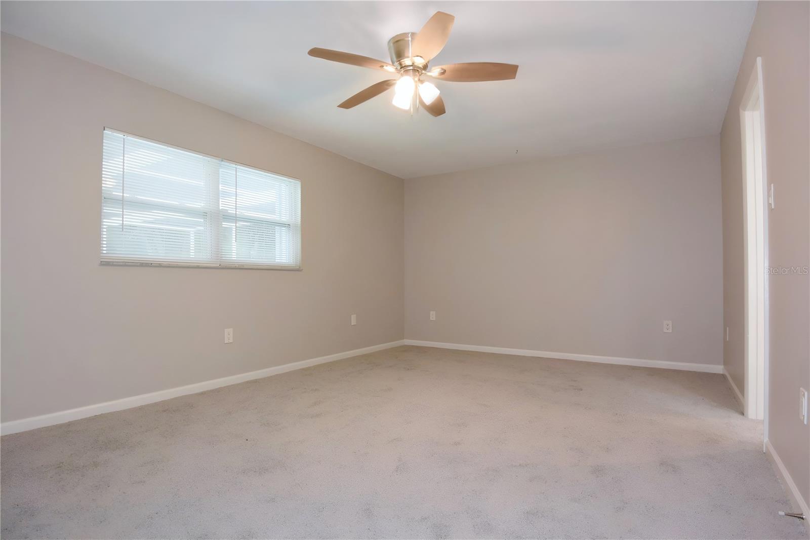 Image 16 of 42 For 5484 Alderwood Street