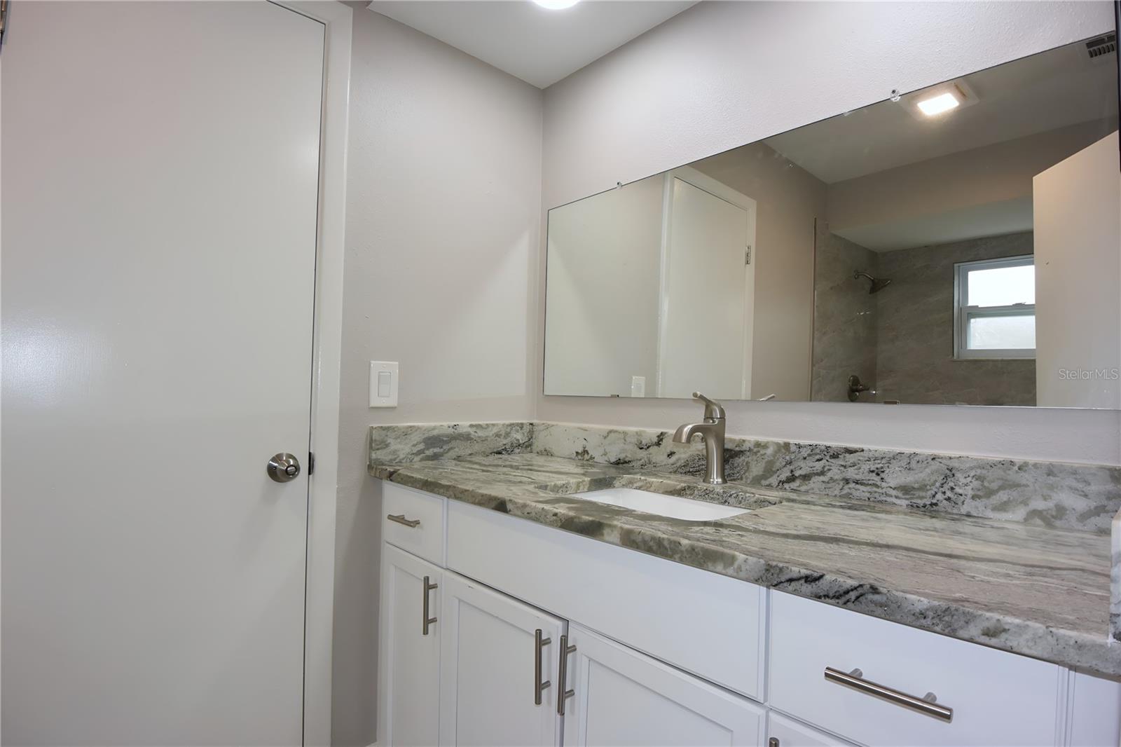 Image 18 of 42 For 5484 Alderwood Street