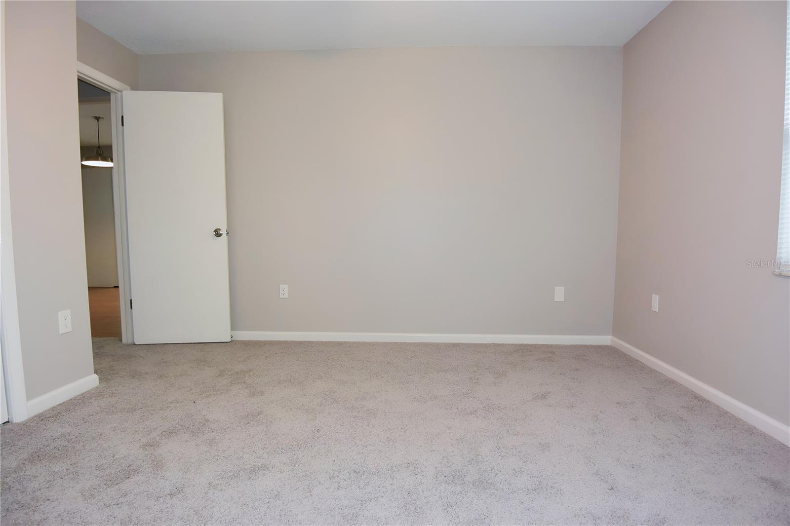 Image 21 of 42 For 5484 Alderwood Street