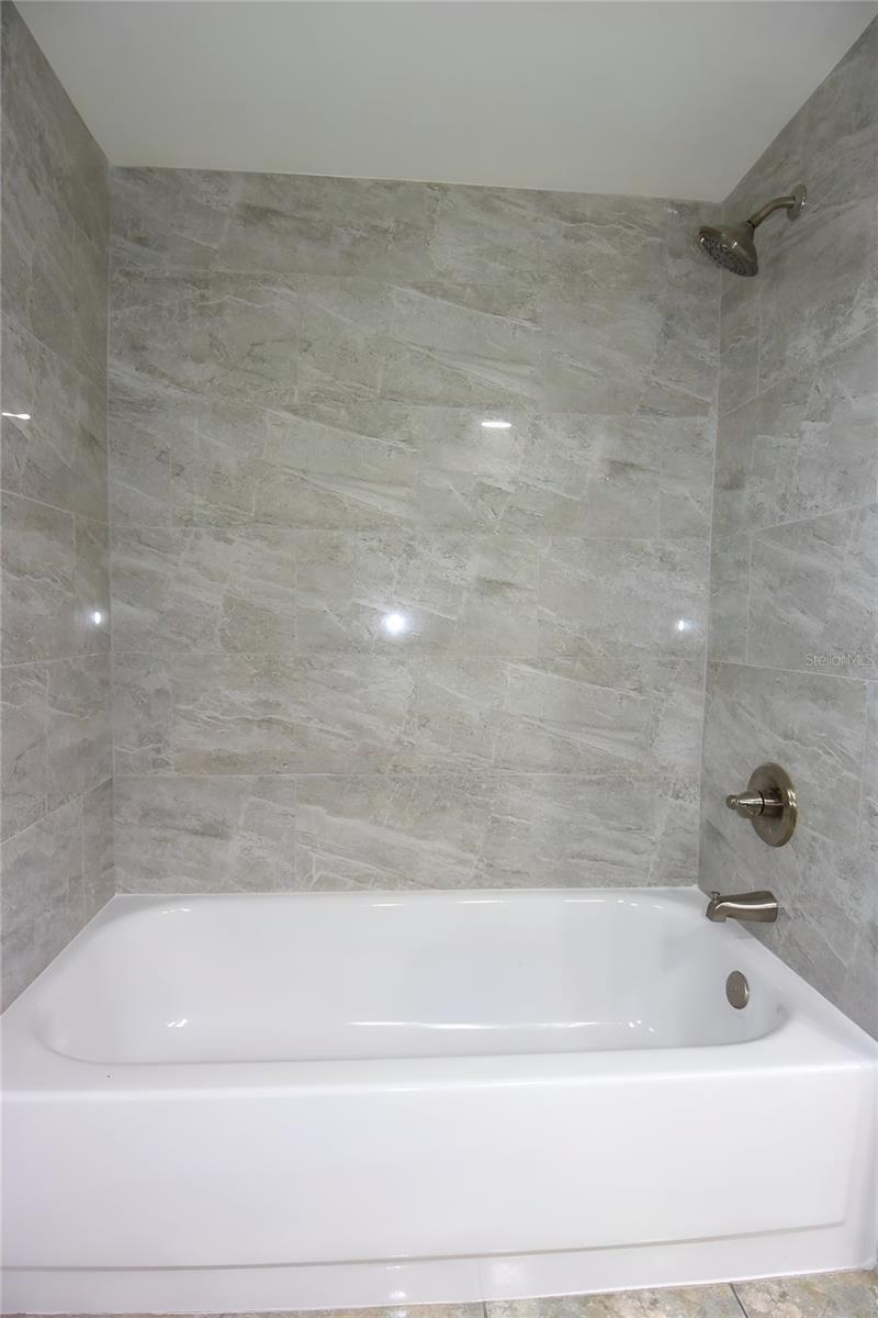 Image 24 of 42 For 5484 Alderwood Street