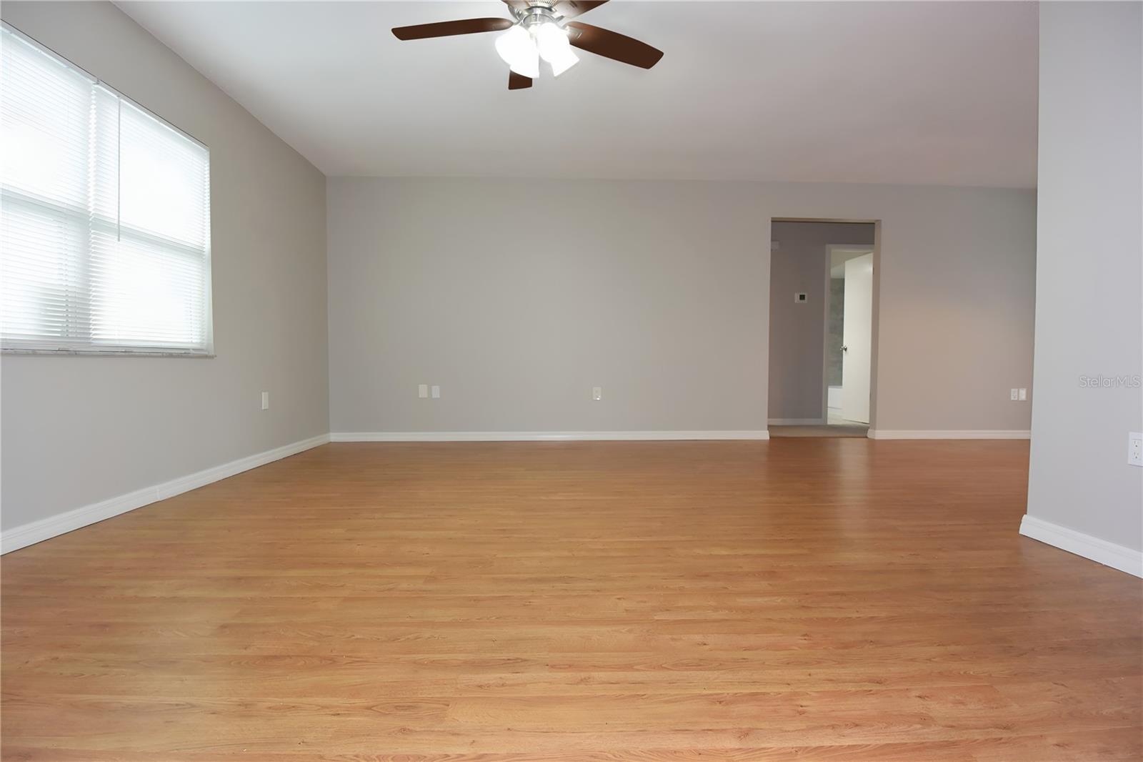 Image 5 of 42 For 5484 Alderwood Street