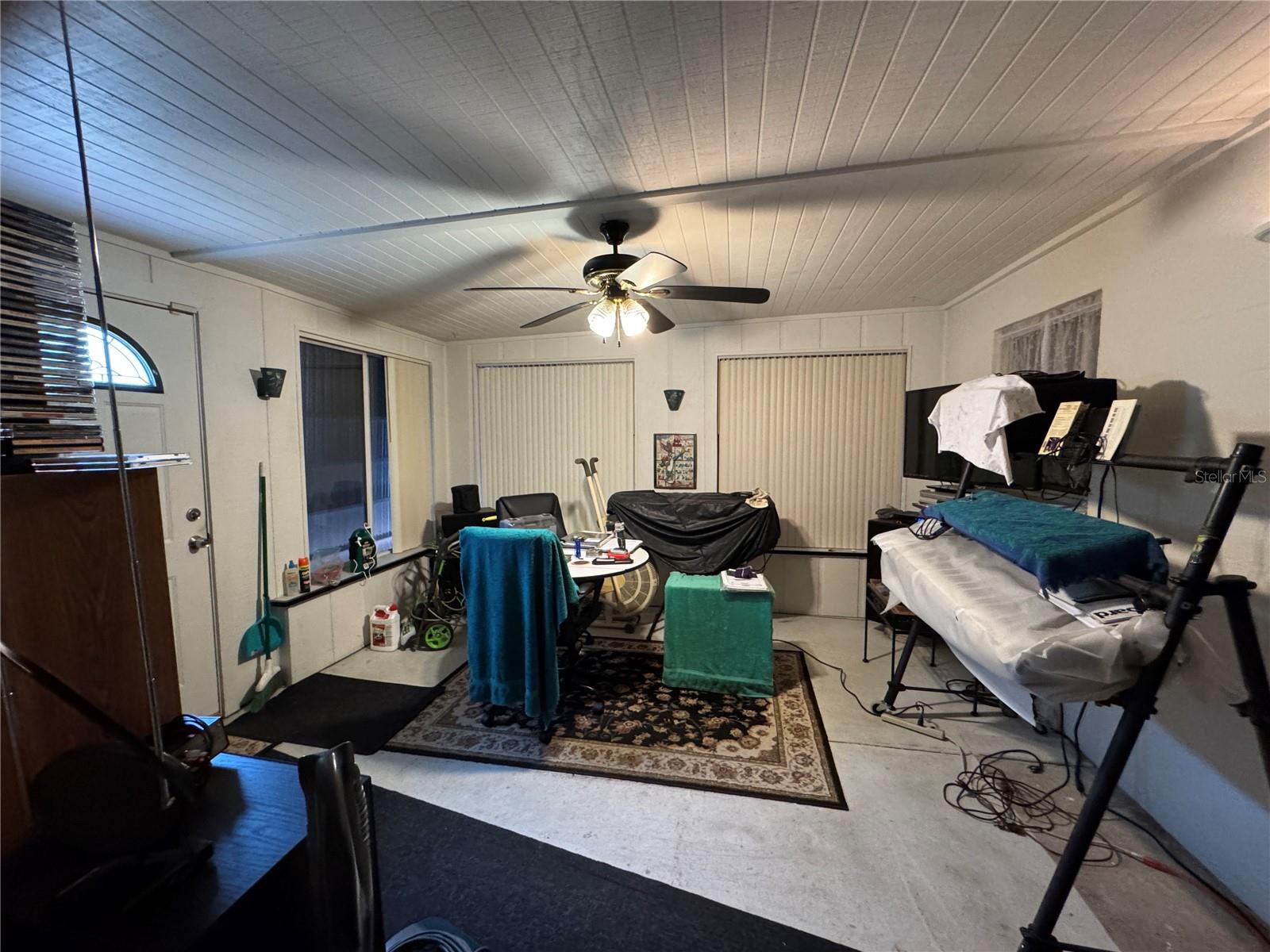 Image 16 of 27 For 542 Roanoke Street