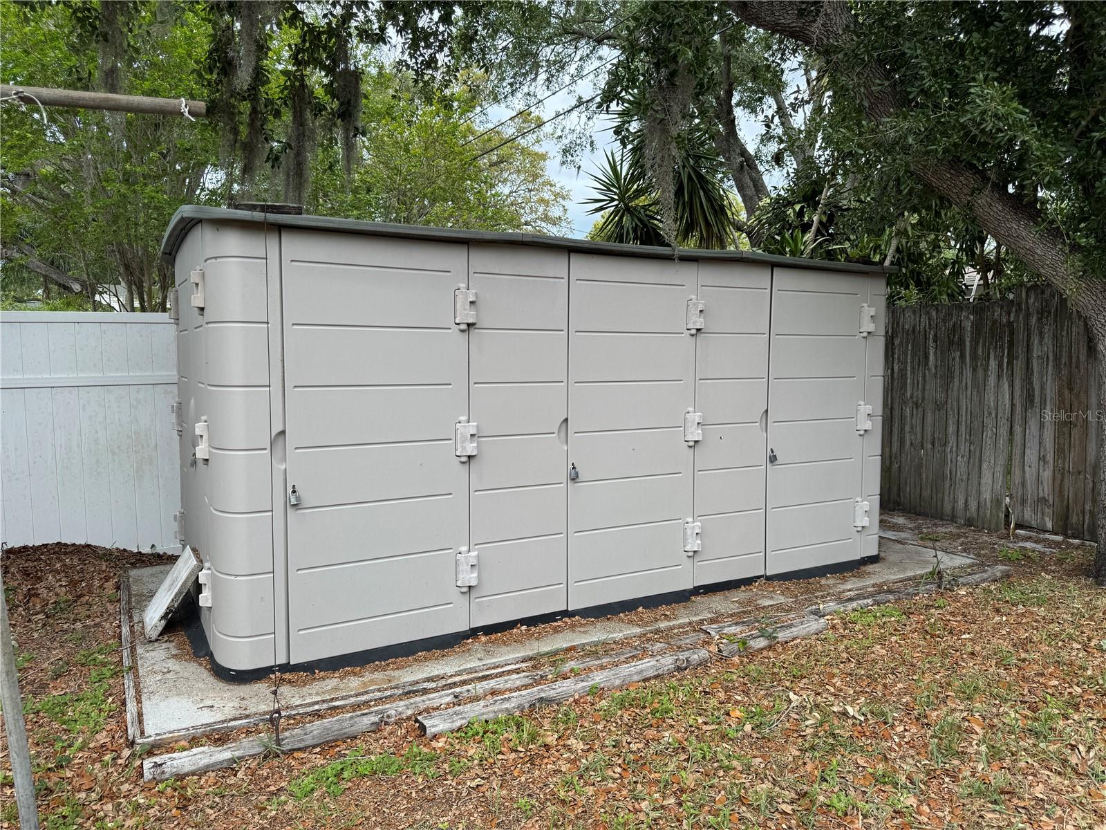 Image 4 of 27 For 542 Roanoke Street