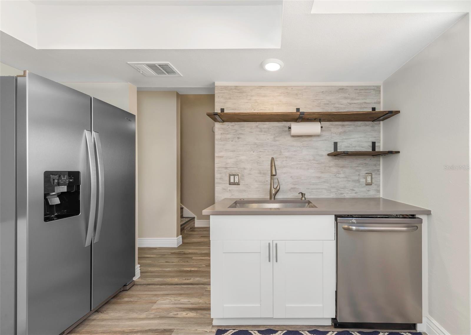 Image 14 of 42 For 1500 Sunset Road F7