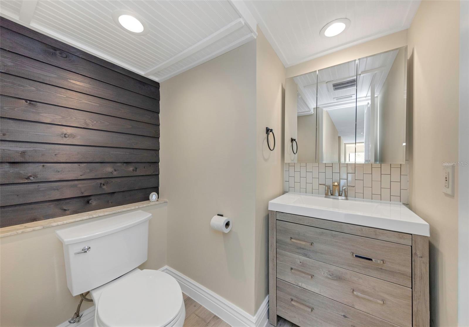 Image 15 of 42 For 1500 Sunset Road F7