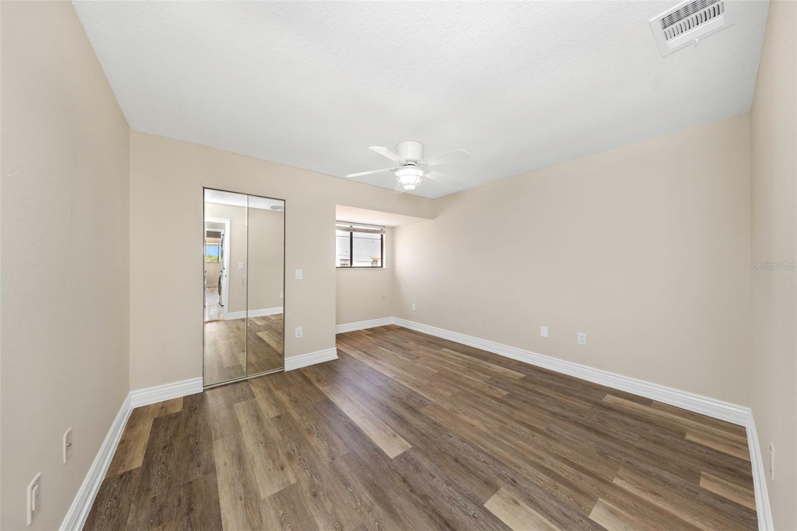 Image 21 of 42 For 1500 Sunset Road F7