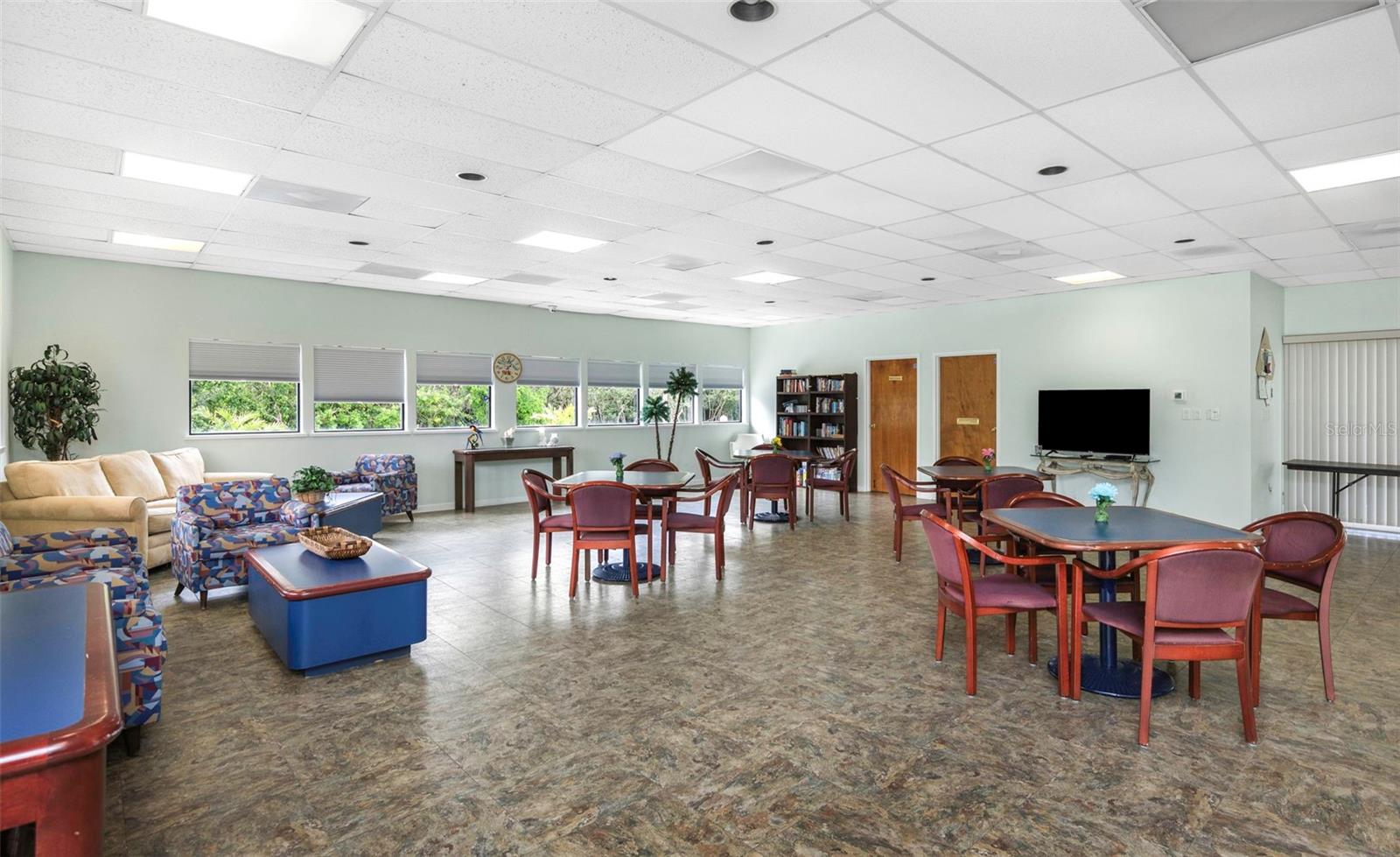 Image 26 of 42 For 1500 Sunset Road F7