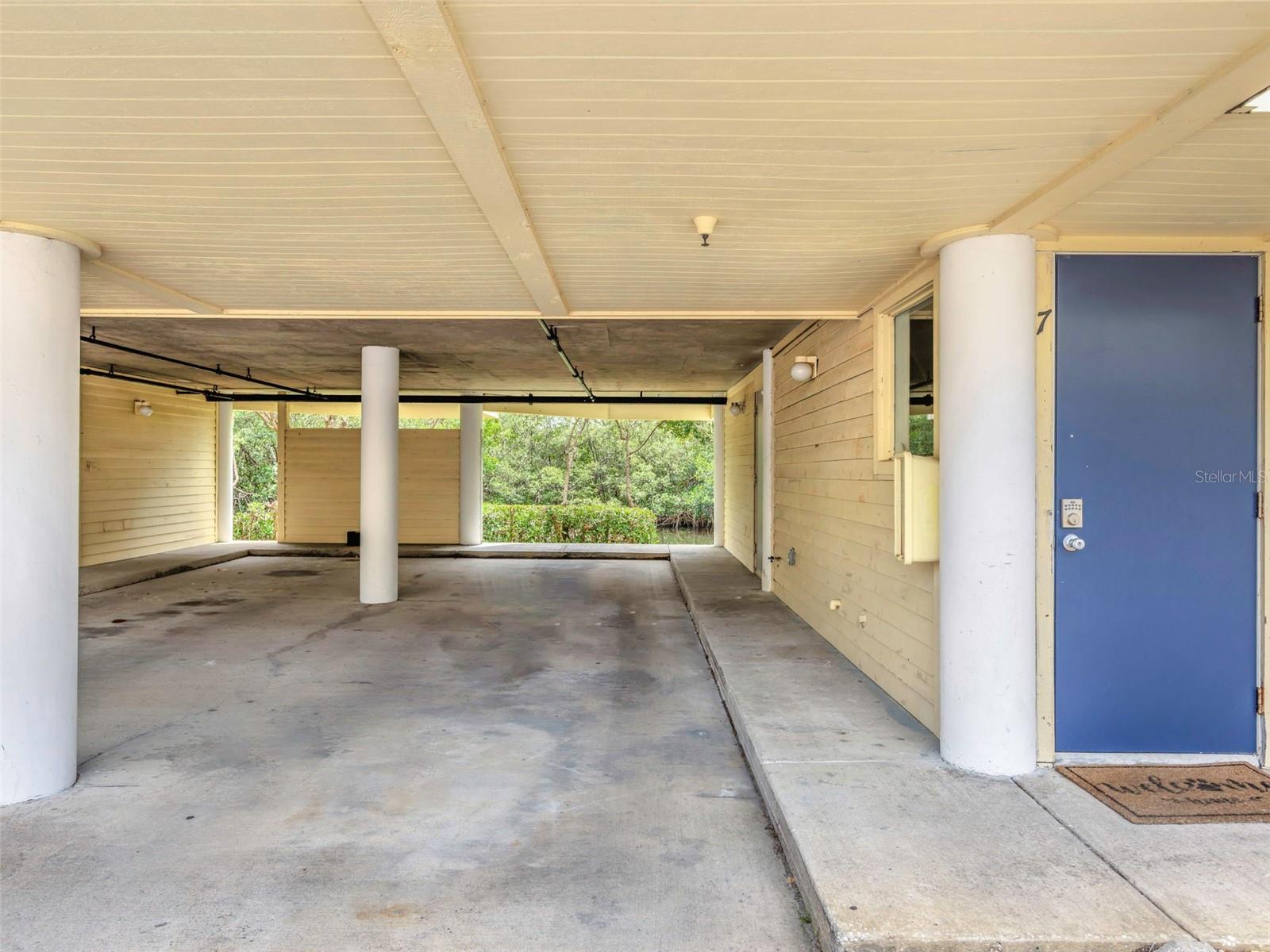 Image 3 of 42 For 1500 Sunset Road F7