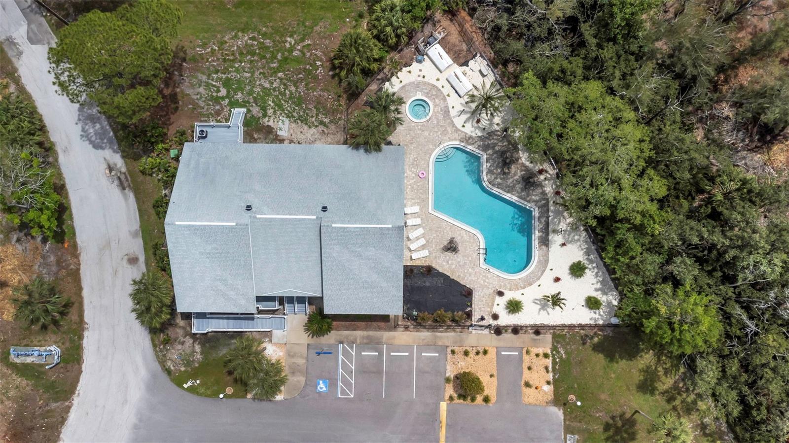 Image 30 of 42 For 1500 Sunset Road F7